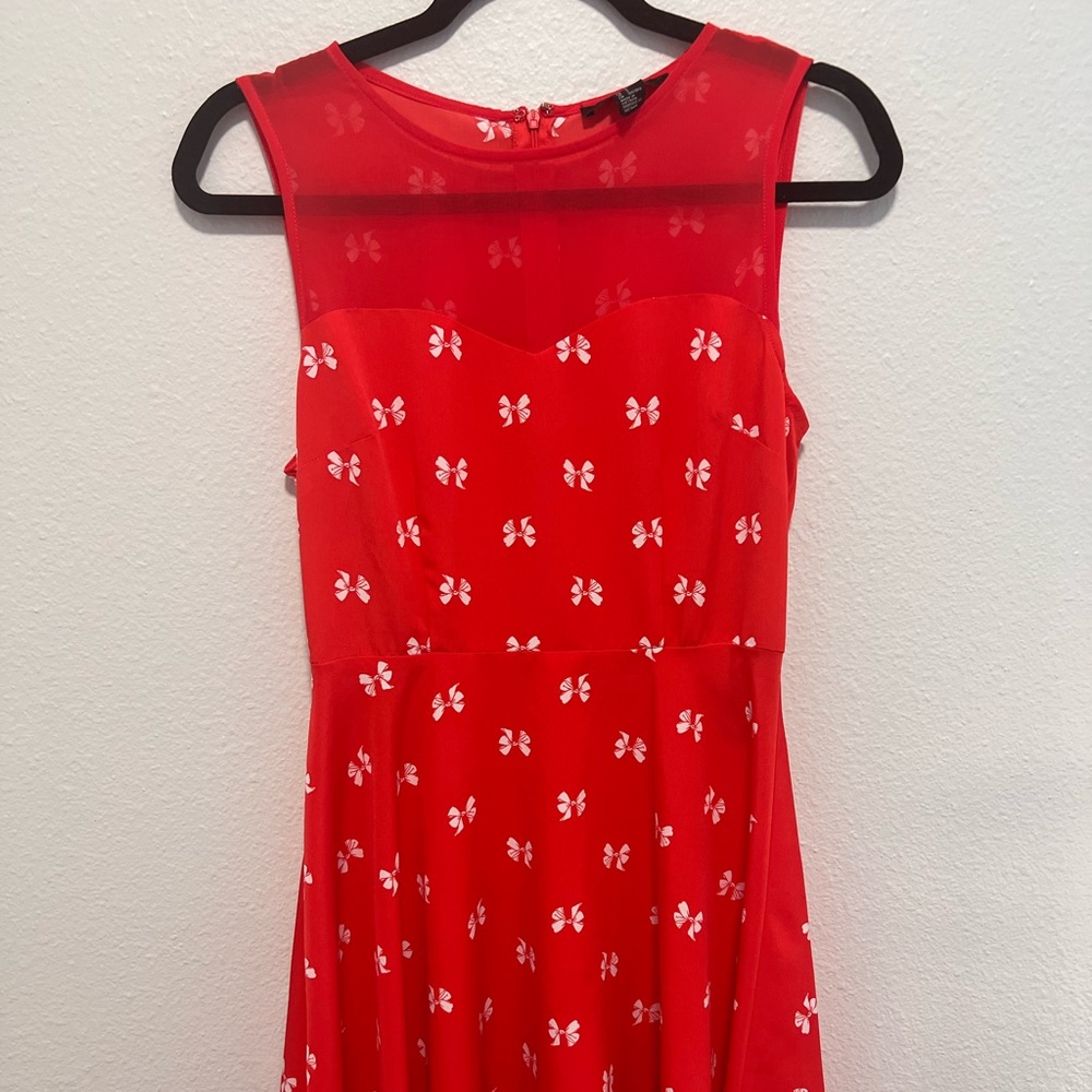 Forever 21 Red and White Bow Printed Sweetheart Dress Size Small
